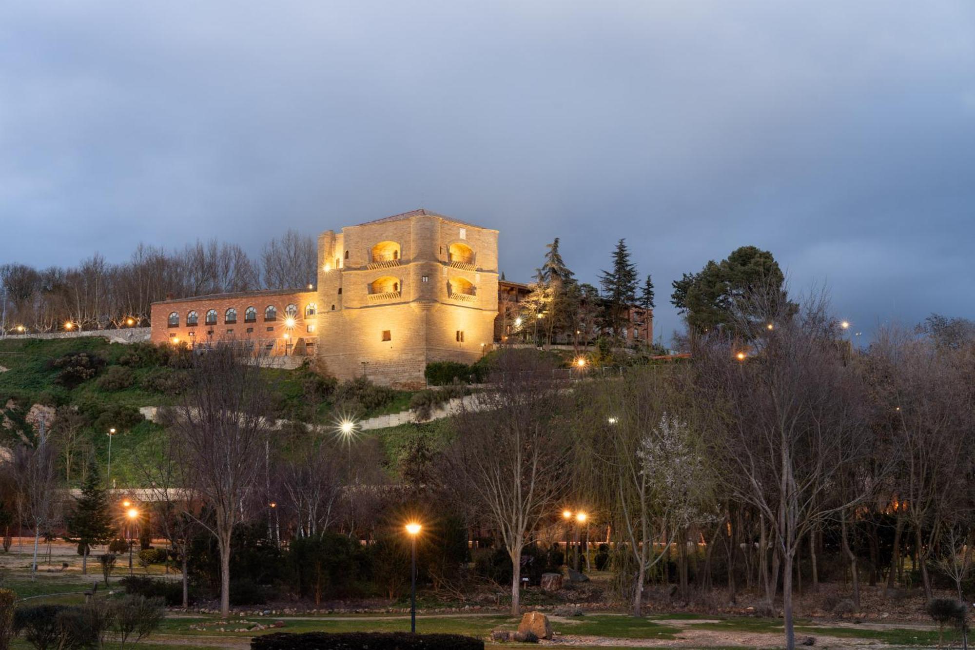 Parador De Benavente Exterior foto