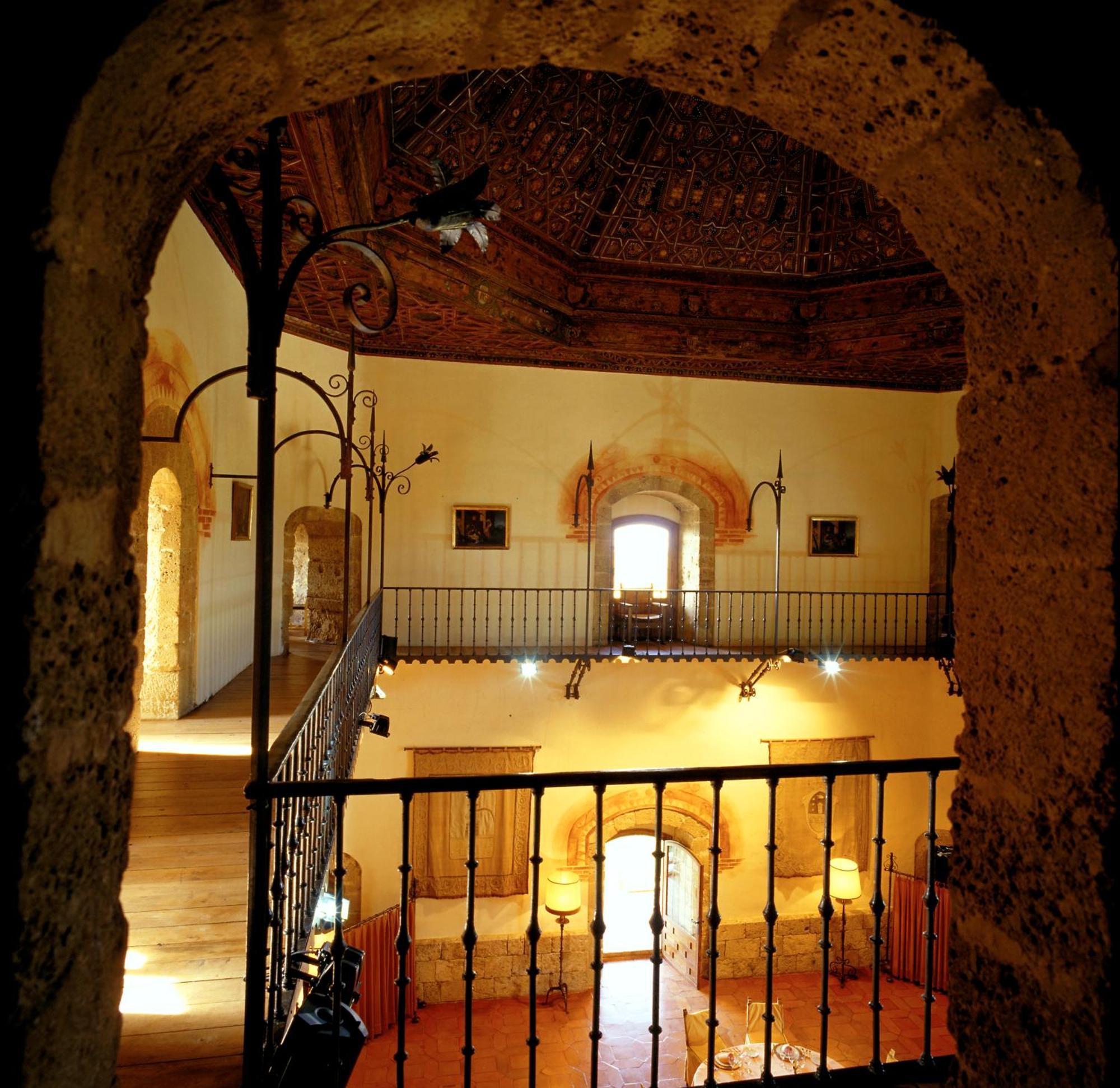 Parador De Benavente Exterior foto